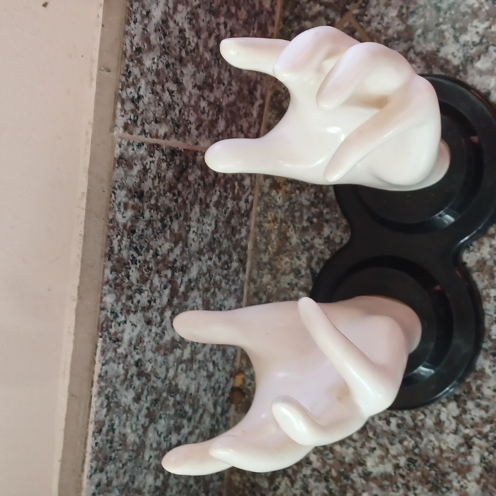 Elegant Cream Hand Sculpture Display - Picture 3 of 5